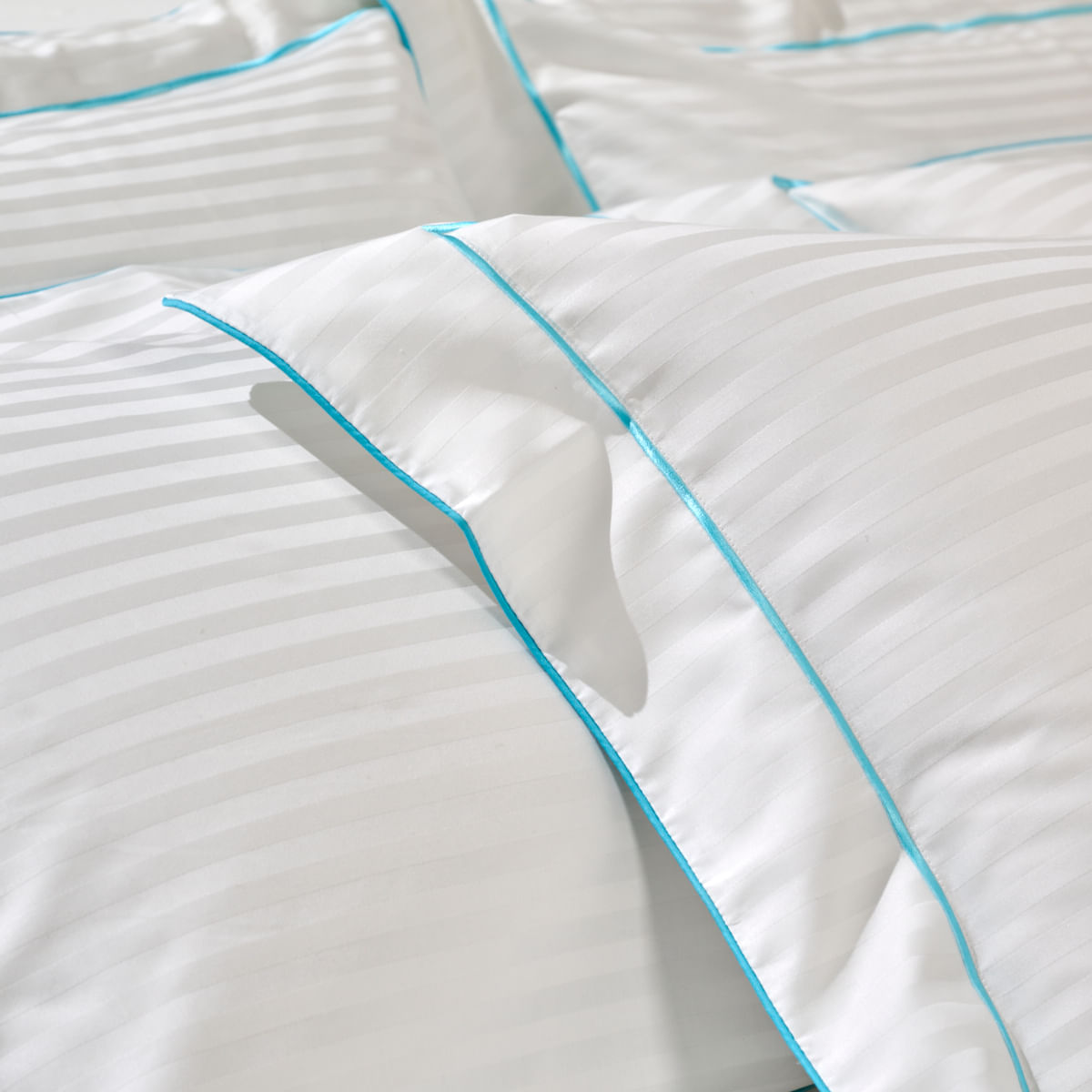 01 09 0332  Fronha Plaza Maquinetdo Branco Azul Turquesa 50 x 1 003